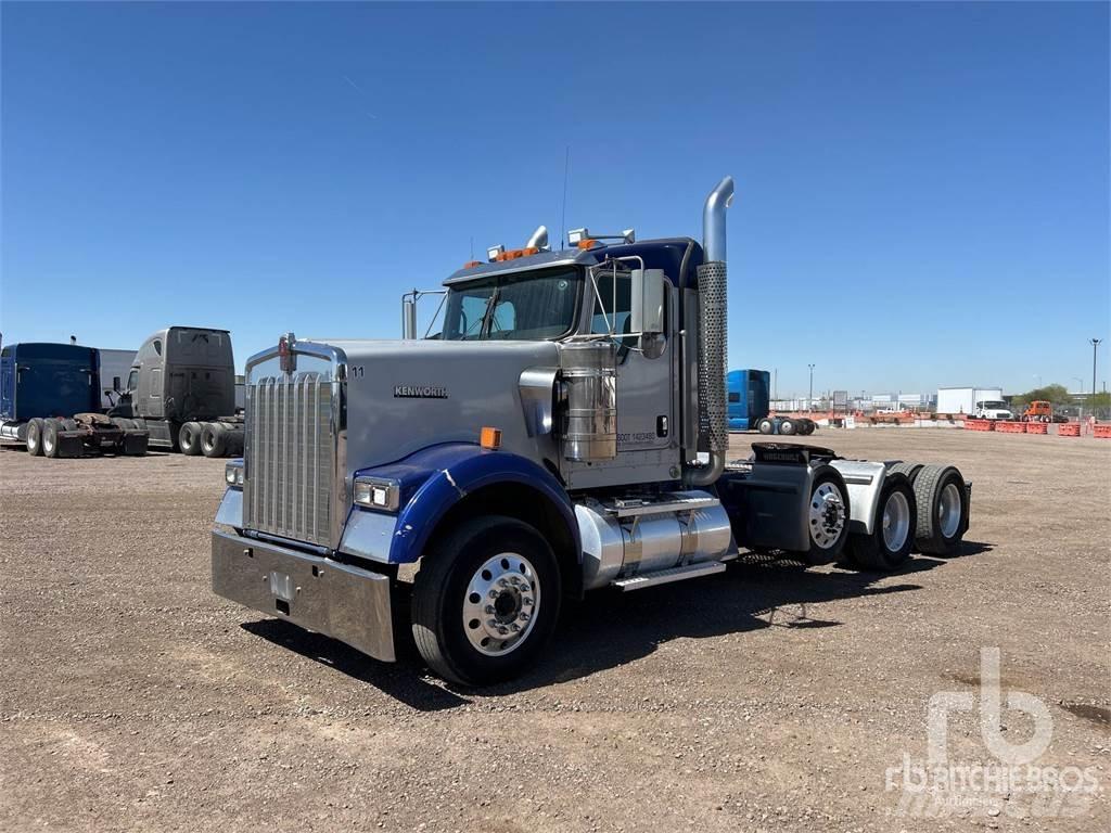 Kenworth W900 Conventional Trucks / Tractor Trucks