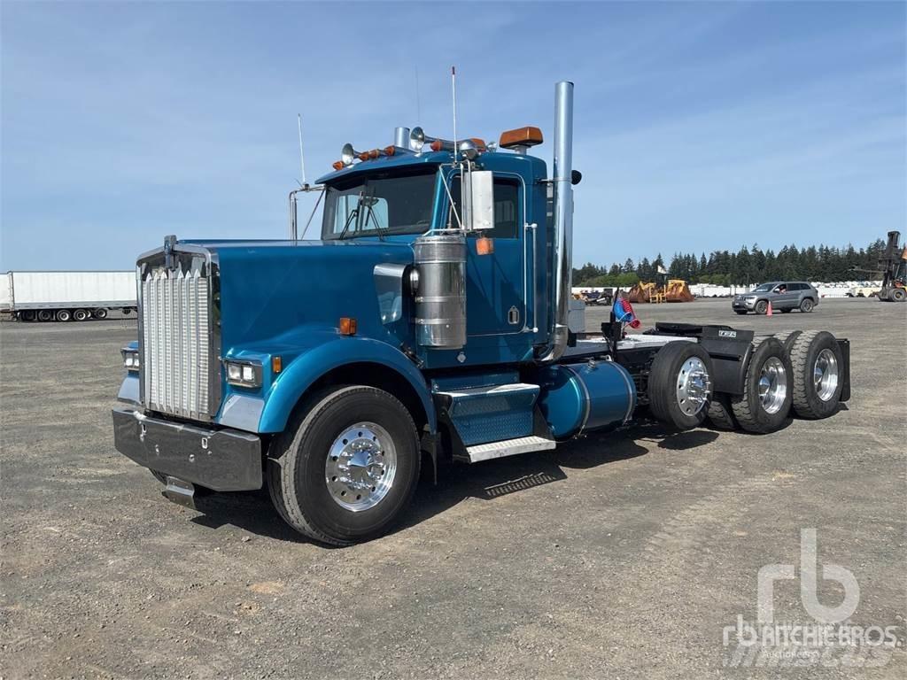 Kenworth W900 Conventional Trucks / Tractor Trucks