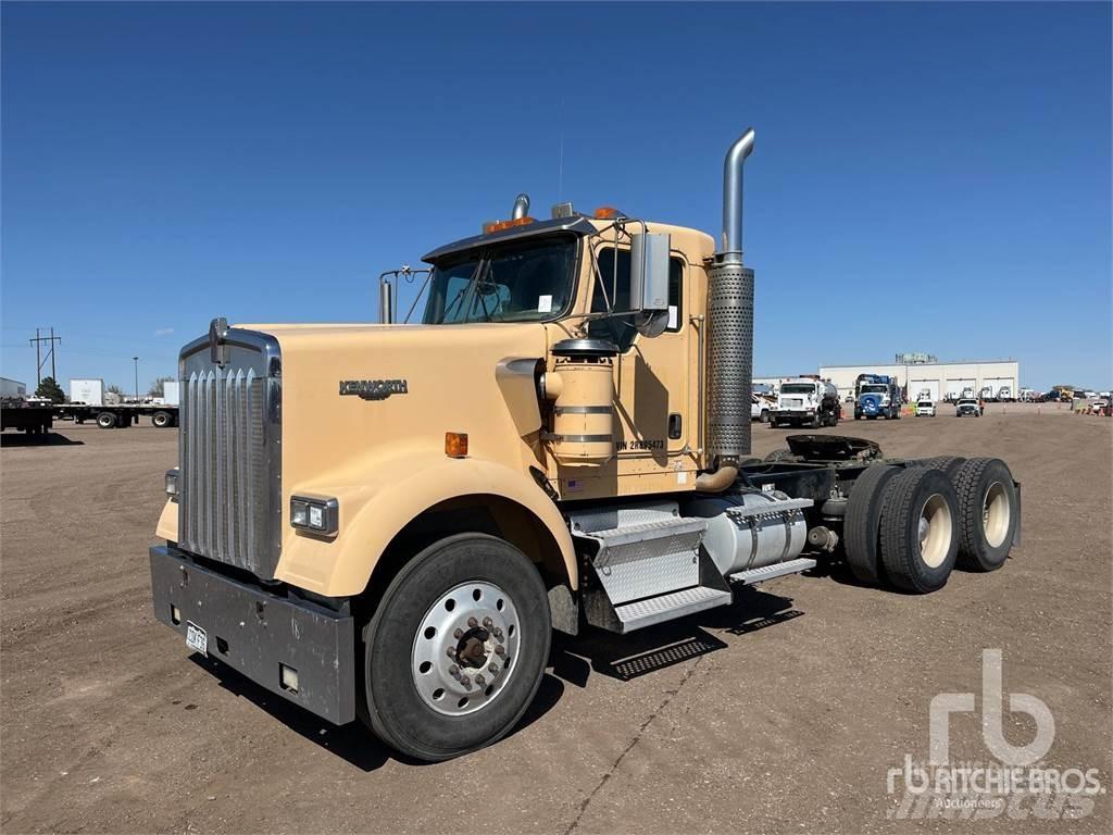 Kenworth W900 Conventional Trucks / Tractor Trucks