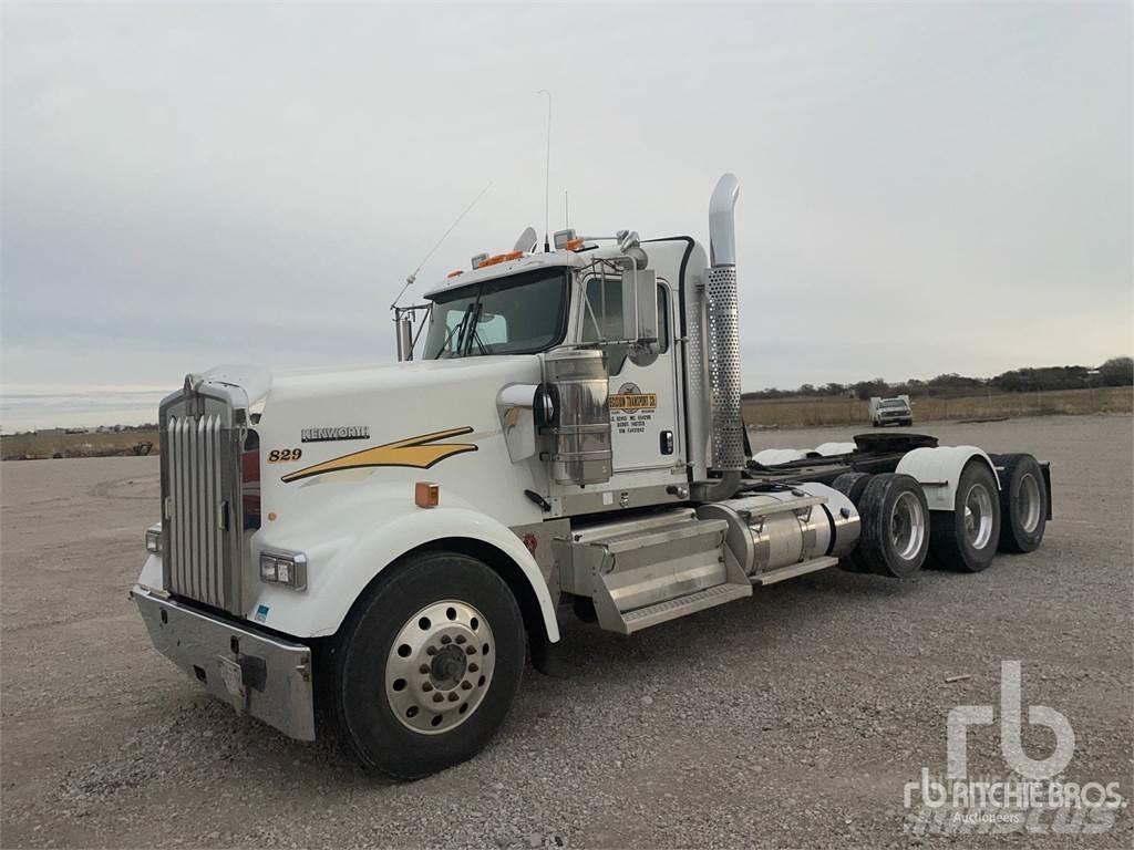 Kenworth W900 Conventional Trucks / Tractor Trucks