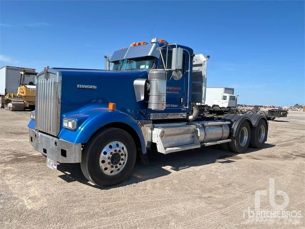 Kenworth W900 Conventional Trucks / Tractor Trucks