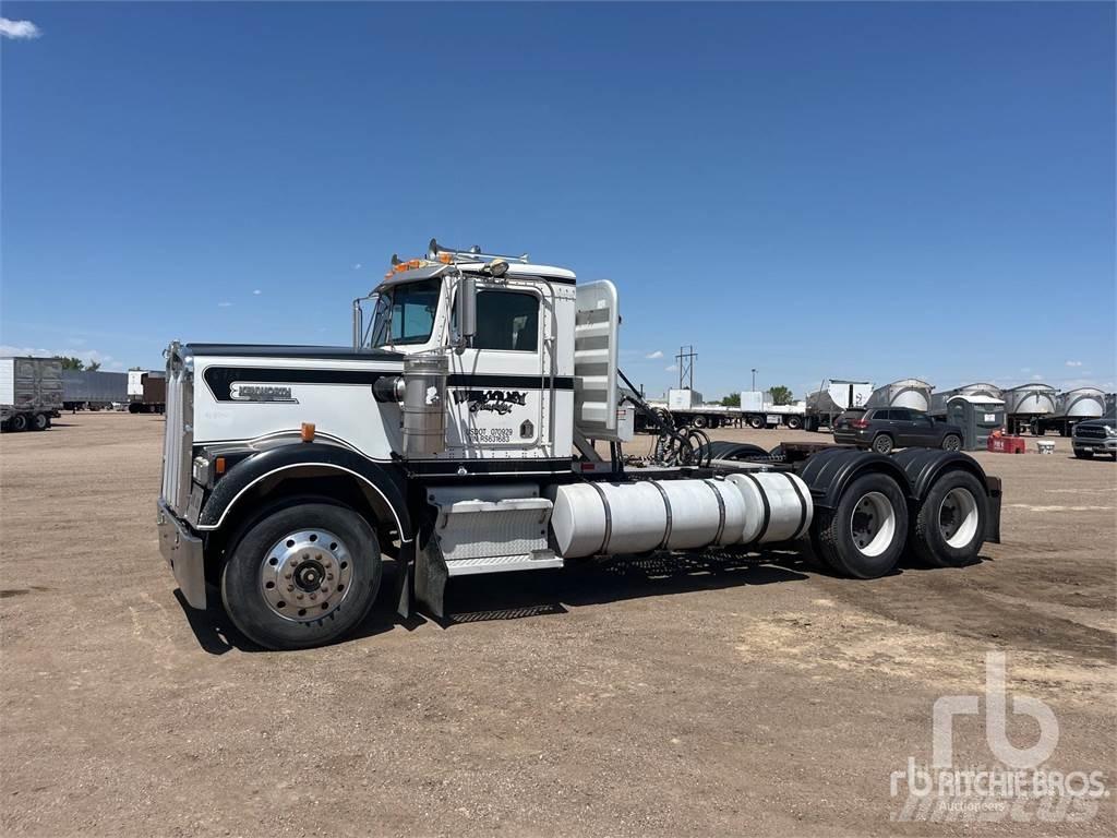 Kenworth W900 Conventional Trucks / Tractor Trucks