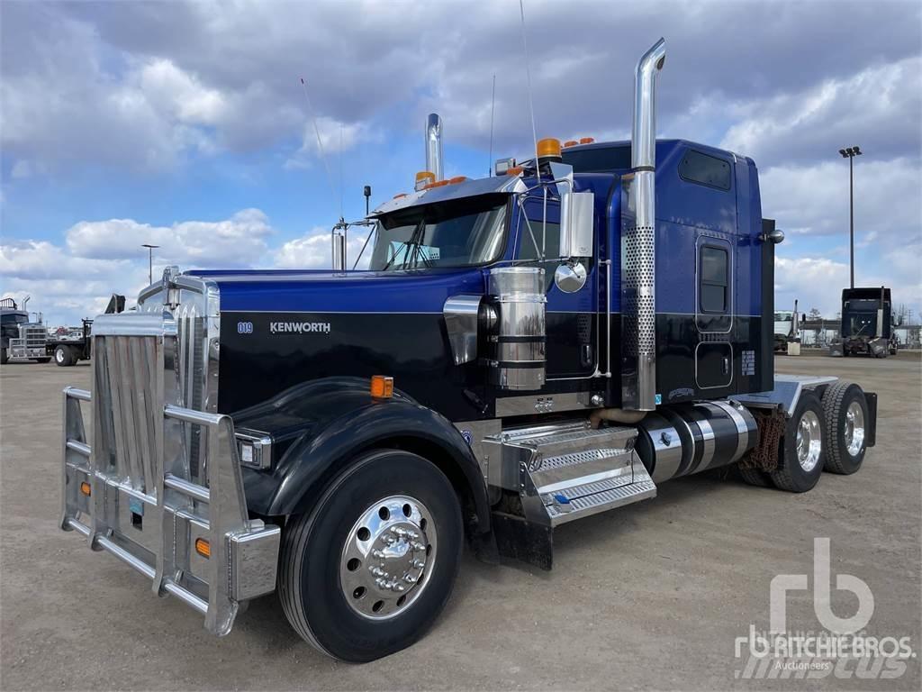 Kenworth W900B Conventional Trucks / Tractor Trucks