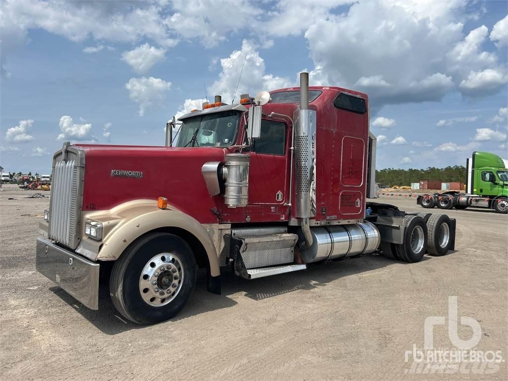 Kenworth W900L Conventional Trucks / Tractor Trucks