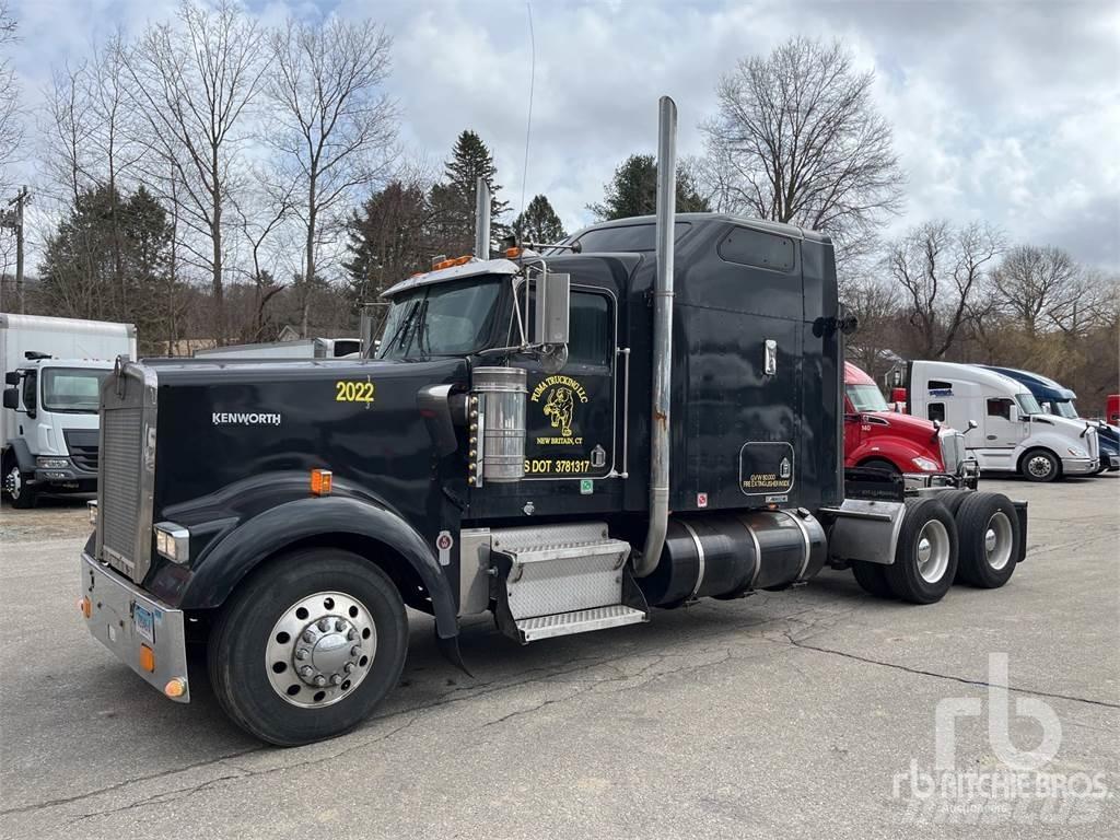 Kenworth W900L Conventional Trucks / Tractor Trucks