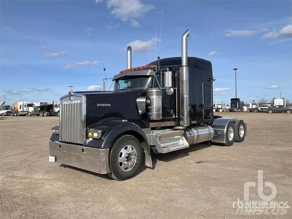 Kenworth W900L Conventional Trucks / Tractor Trucks