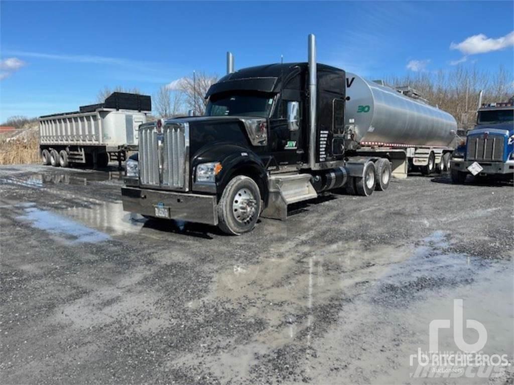 Kenworth W990 Conventional Trucks / Tractor Trucks