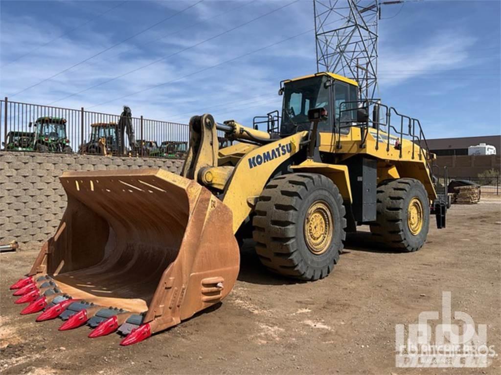Komatsu WA600-8 Wheel Loaders