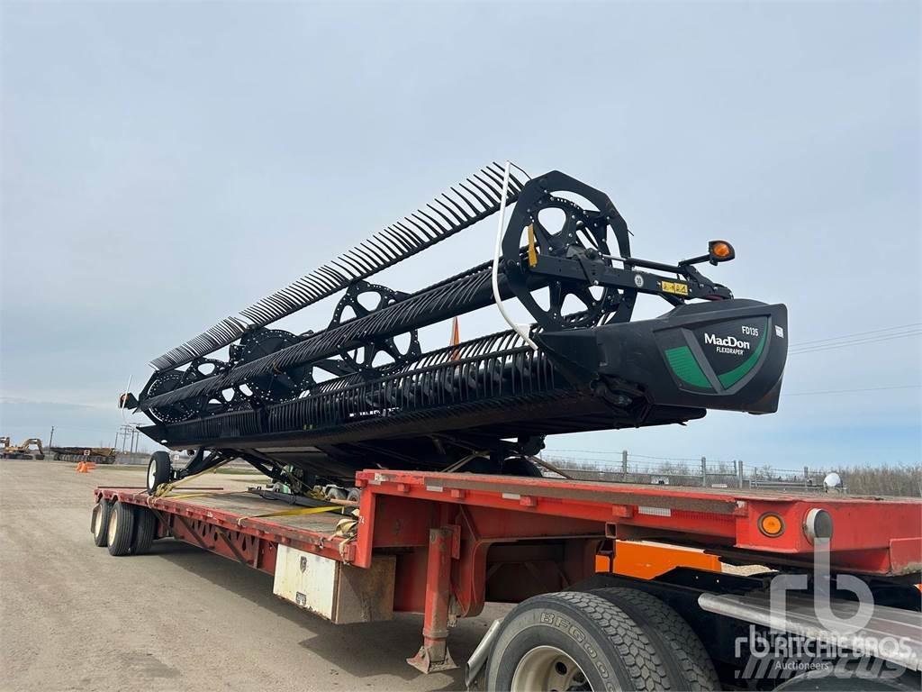 MacDon FD135 Harvester Headers