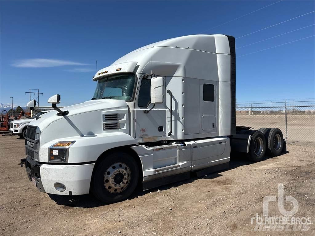 Mack AN64T Conventional Trucks / Tractor Trucks