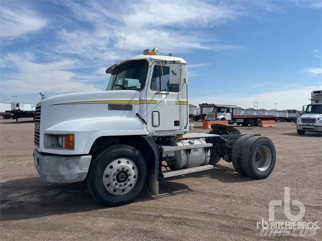 Mack CH612 Conventional Trucks / Tractor Trucks