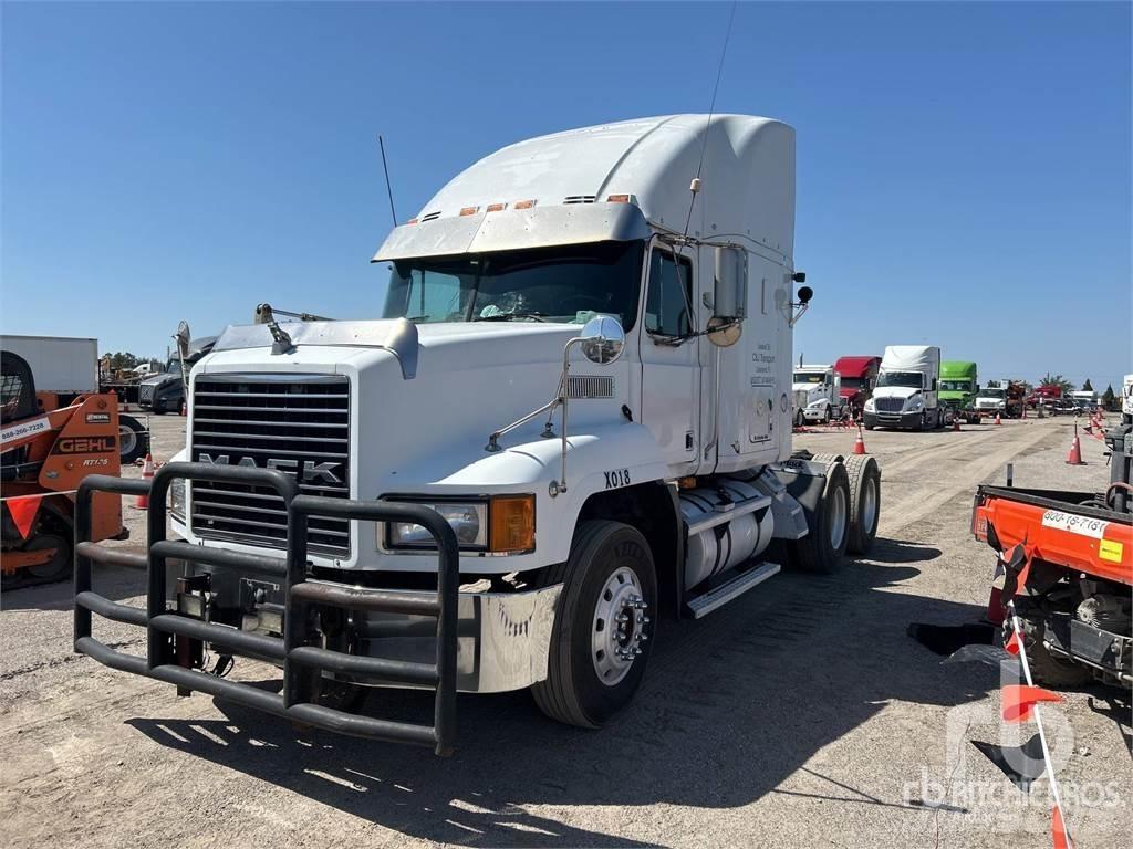 Mack CH613 Conventional Trucks / Tractor Trucks