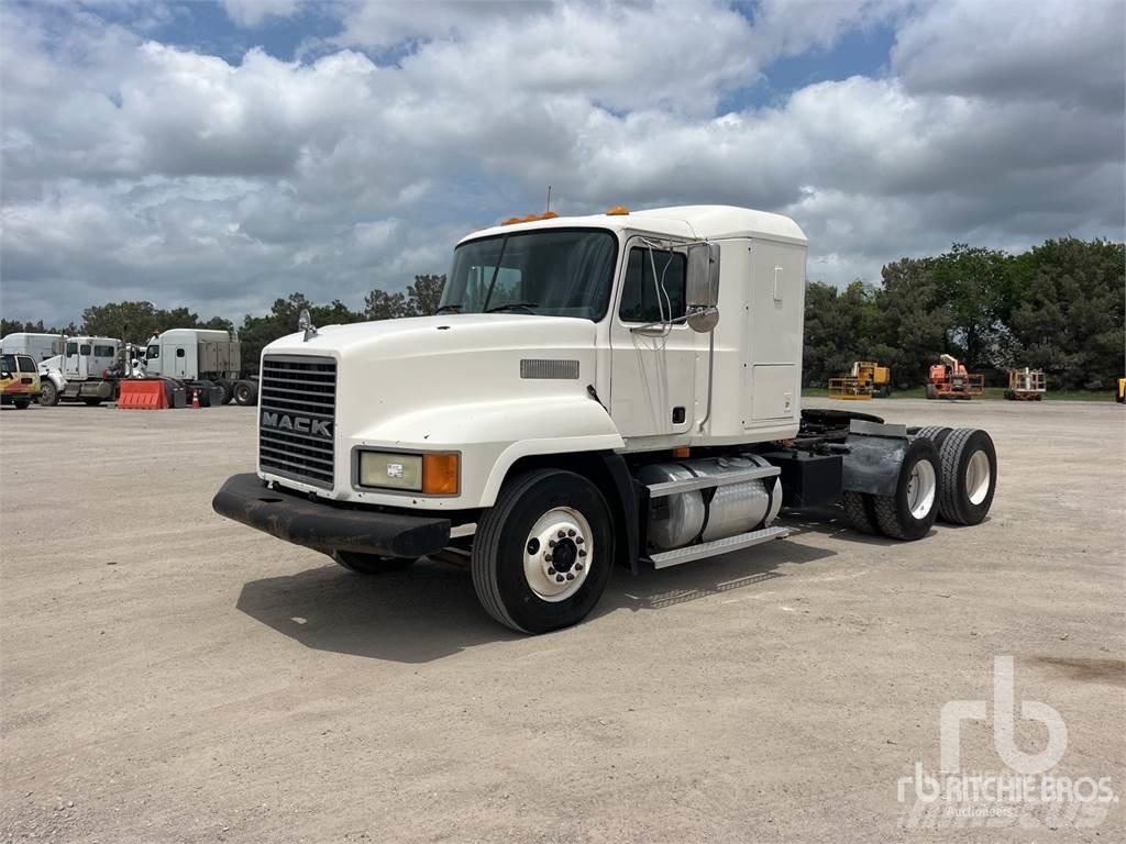 Mack CH613 Conventional Trucks / Tractor Trucks