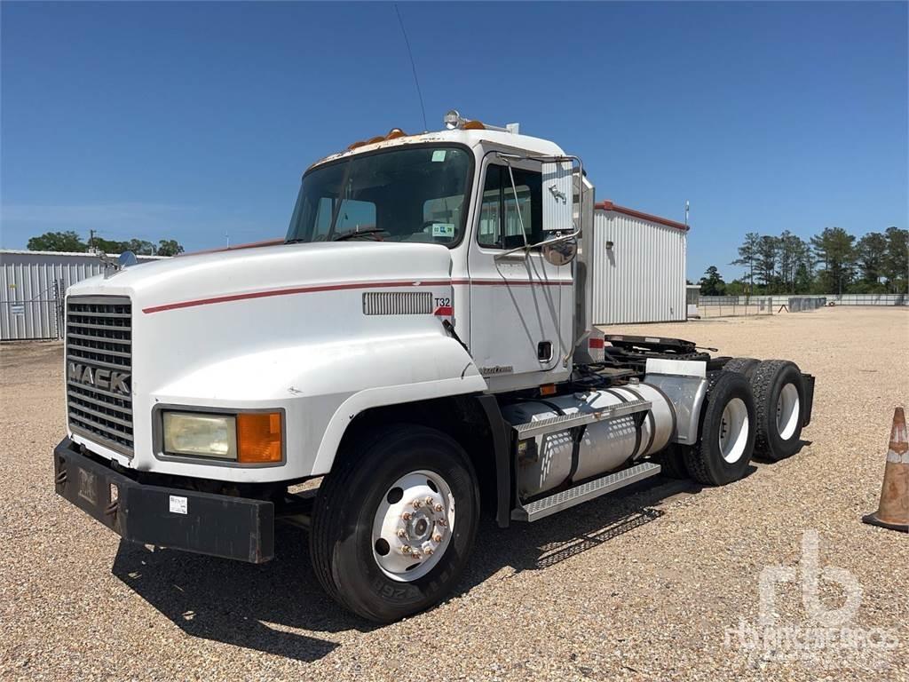 Mack CH613 Conventional Trucks / Tractor Trucks