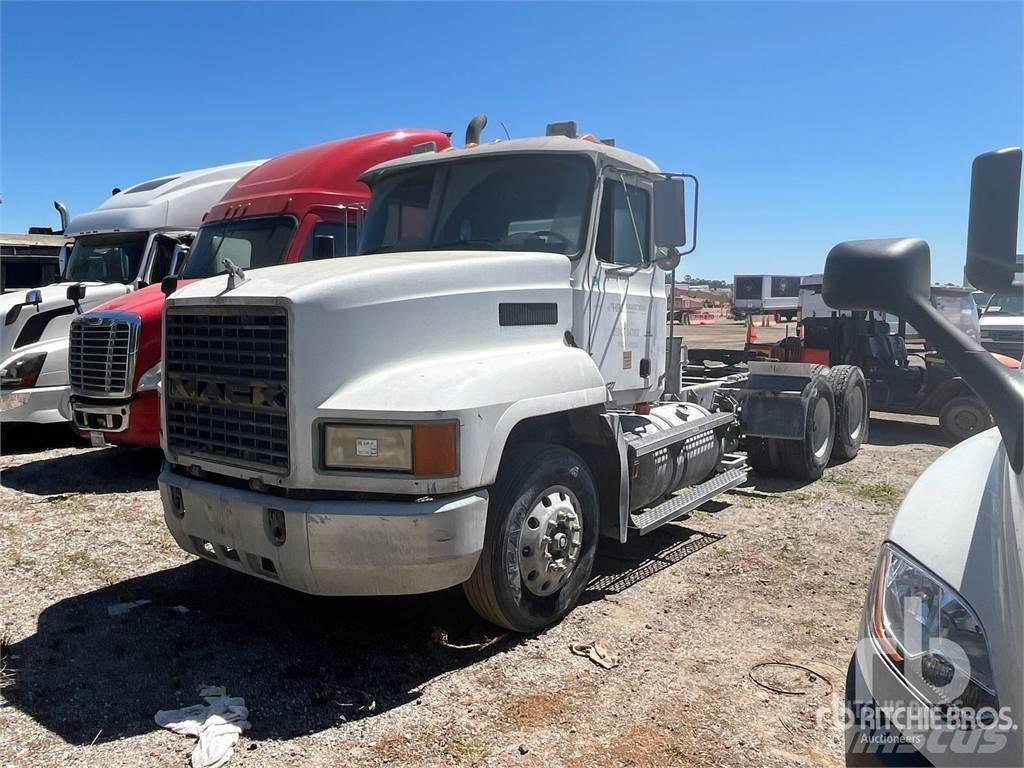 Mack CH613 Conventional Trucks / Tractor Trucks