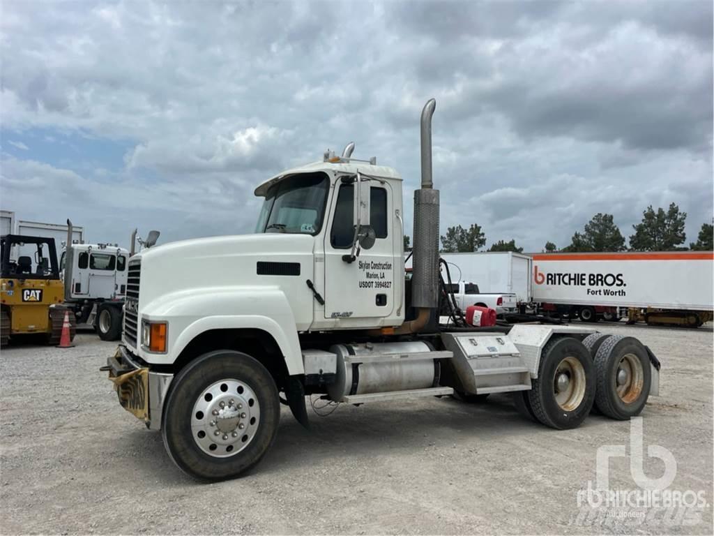 Mack CHN613 Conventional Trucks / Tractor Trucks