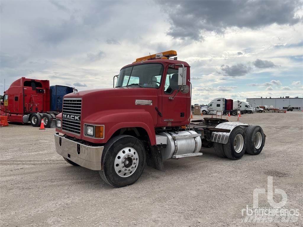 Mack CHN613 Conventional Trucks / Tractor Trucks