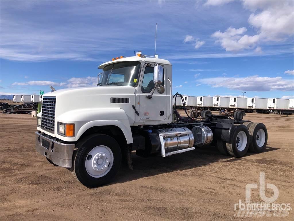 Mack CHU613 Conventional Trucks / Tractor Trucks