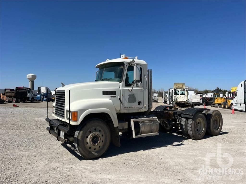 Mack CHU613 Conventional Trucks / Tractor Trucks