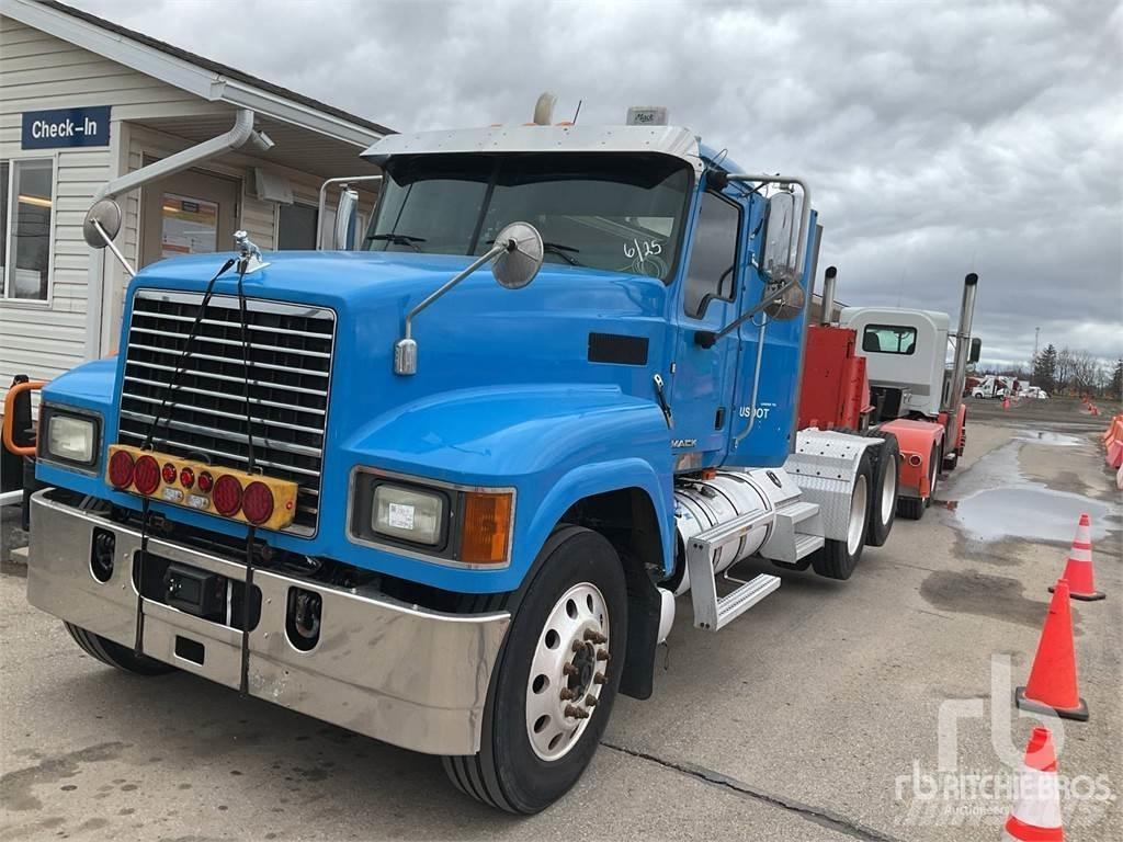 Mack CHU613 Conventional Trucks / Tractor Trucks