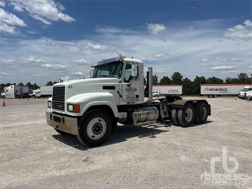 Mack CHU613 Conventional Trucks / Tractor Trucks