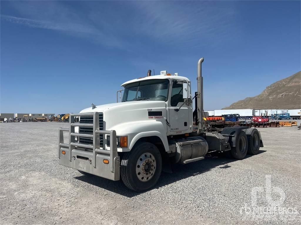 Mack CHU613 Conventional Trucks / Tractor Trucks