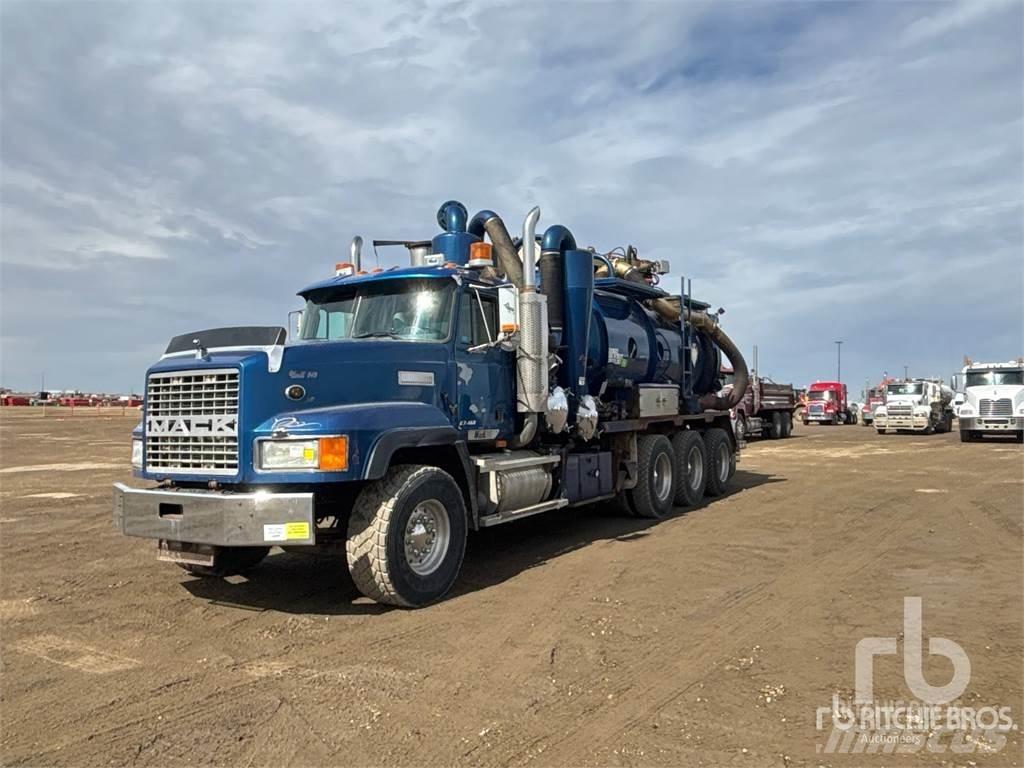 Mack CL713 Vacuum Trucks