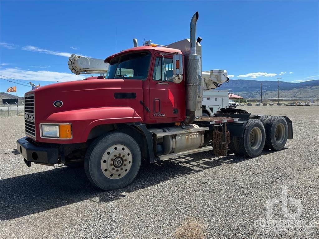 Mack CL713 Conventional Trucks / Tractor Trucks