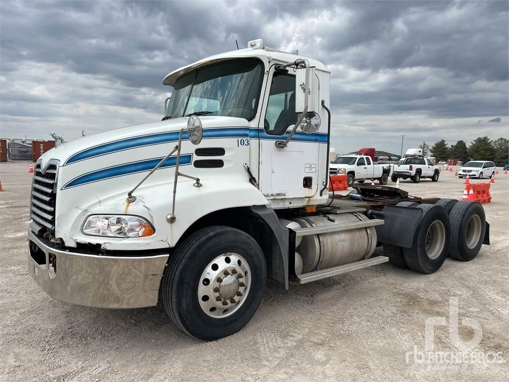 Mack CXP613 Conventional Trucks / Tractor Trucks