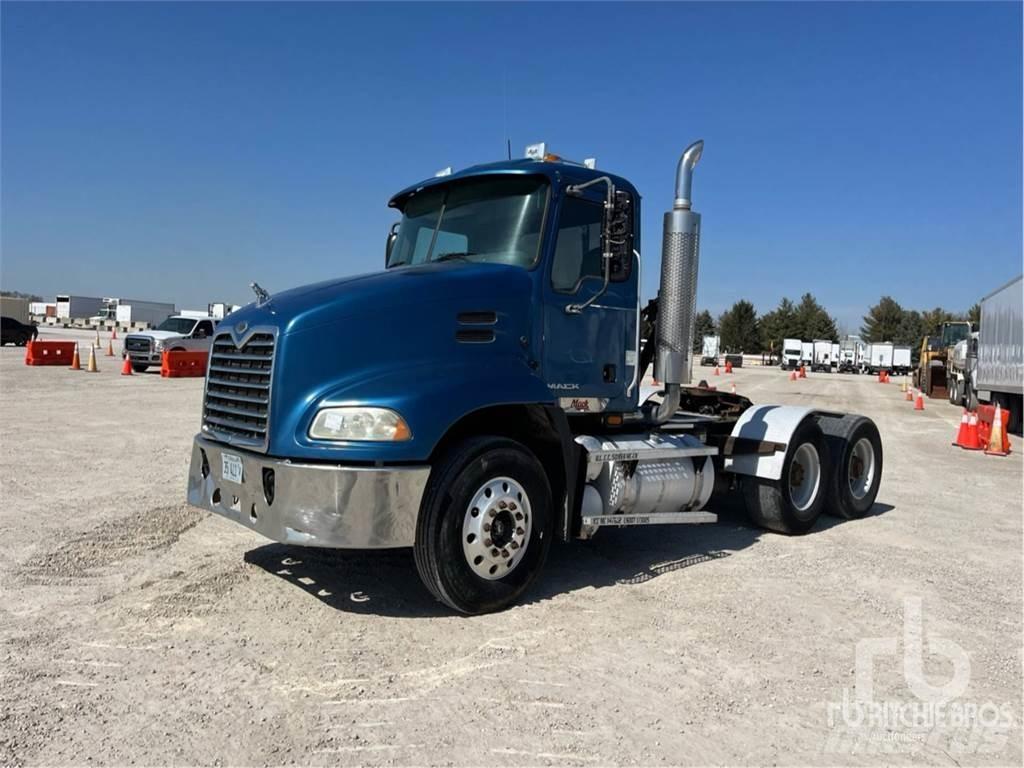 Mack CXP613 Conventional Trucks / Tractor Trucks