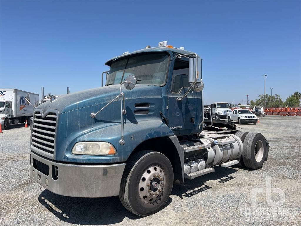 Mack CXU612 Conventional Trucks / Tractor Trucks