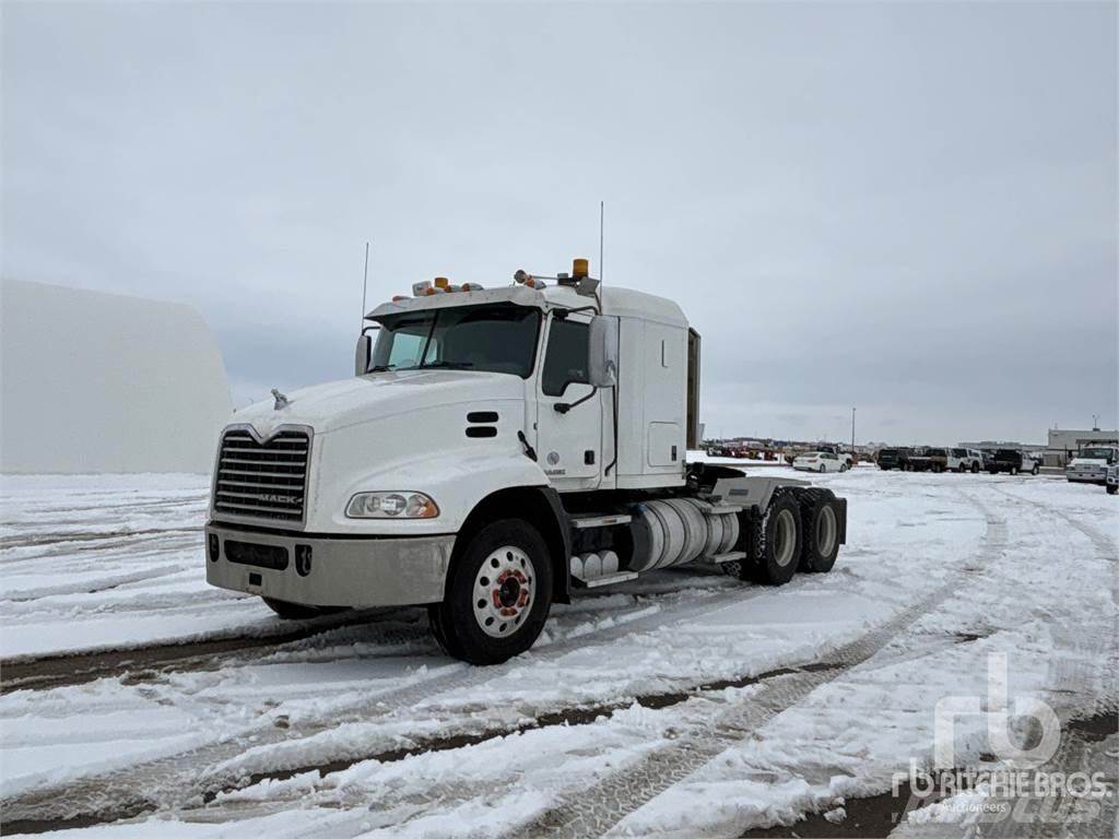 Mack CXU613 Conventional Trucks / Tractor Trucks