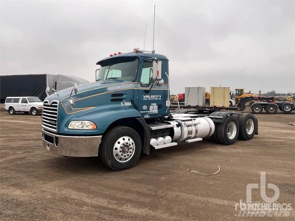Mack CXU613 Conventional Trucks / Tractor Trucks