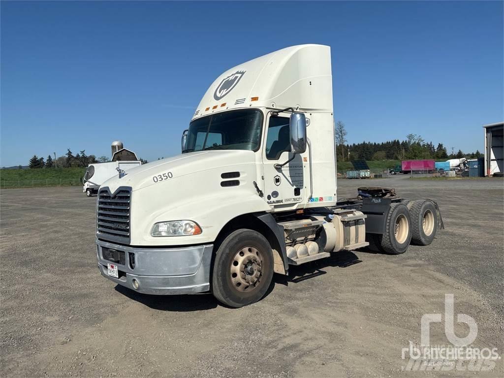 Mack CXU613 Conventional Trucks / Tractor Trucks