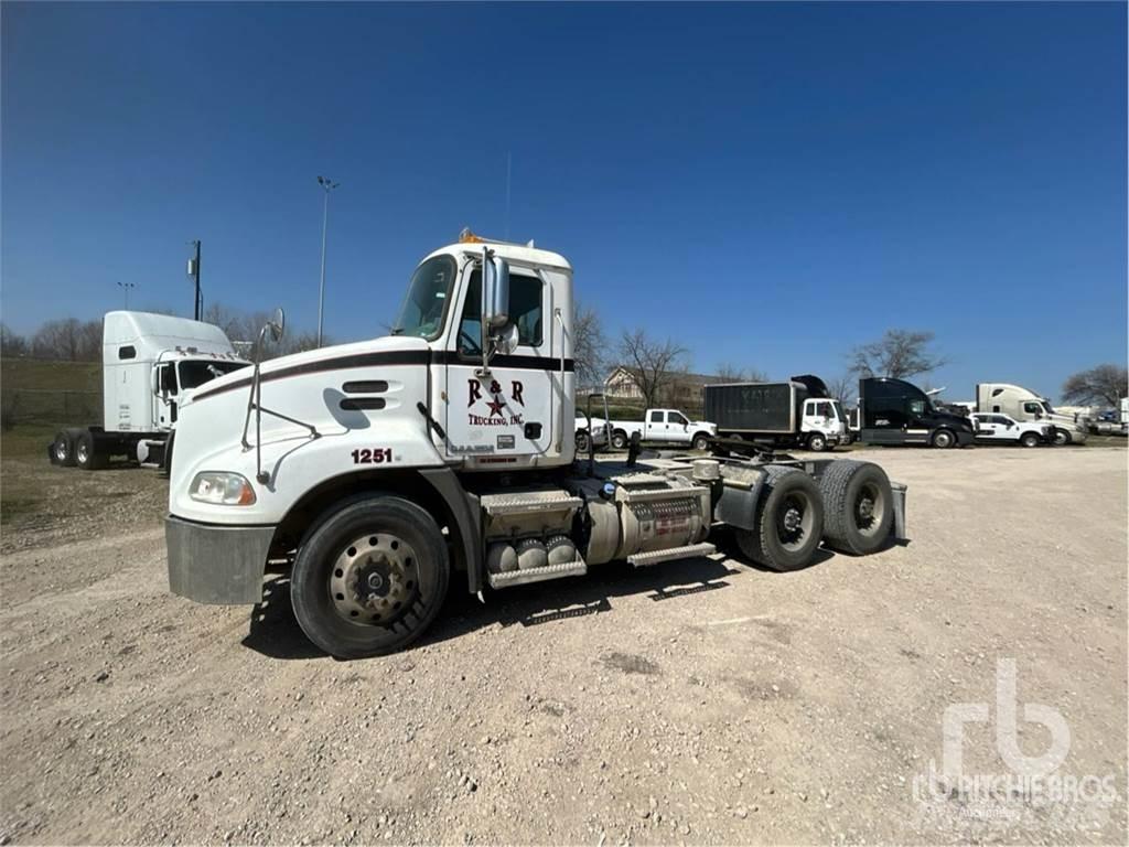 Mack CXU613 Conventional Trucks / Tractor Trucks