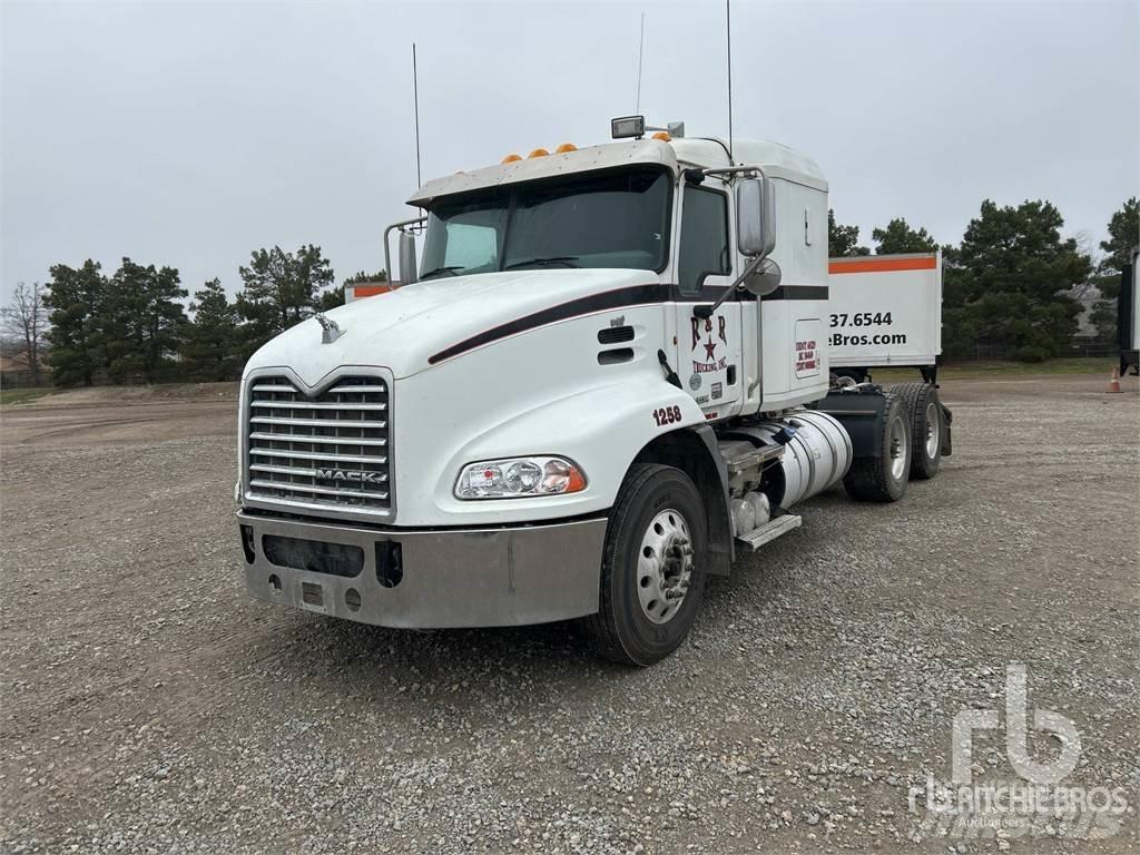 Mack CXU613 Conventional Trucks / Tractor Trucks