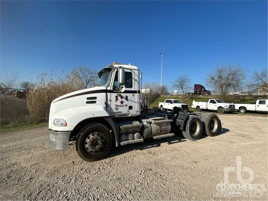 Mack CXU613 Conventional Trucks / Tractor Trucks
