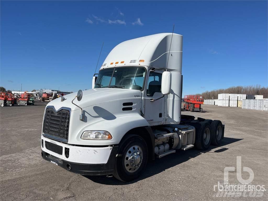 Mack CXU613 Conventional Trucks / Tractor Trucks