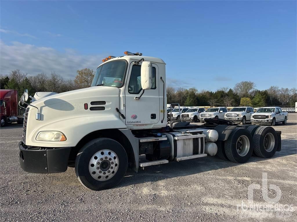 Mack CXU613 Conventional Trucks / Tractor Trucks