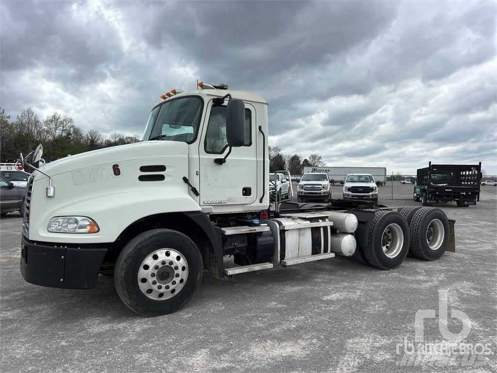 Mack CXU613 Conventional Trucks / Tractor Trucks