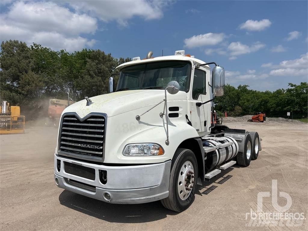 Mack CXU613 Conventional Trucks / Tractor Trucks