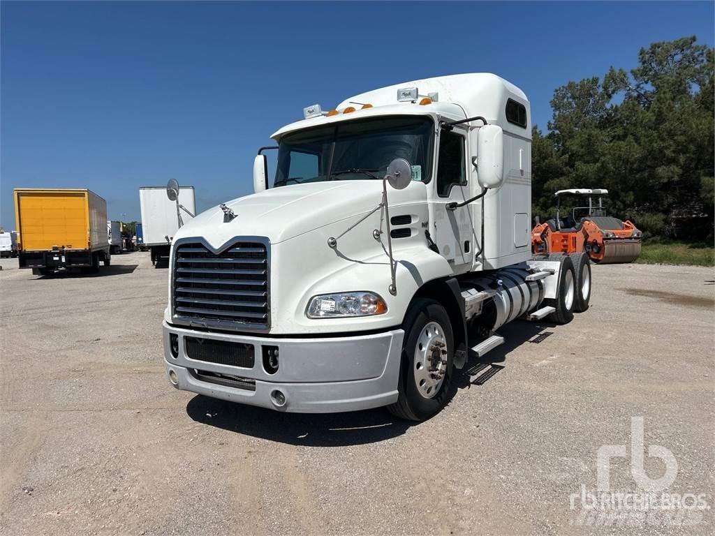 Mack CXU613 Conventional Trucks / Tractor Trucks