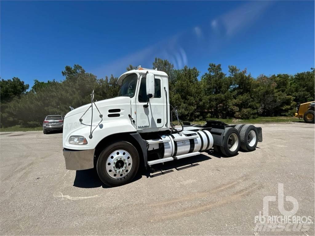 Mack CXU613 Conventional Trucks / Tractor Trucks