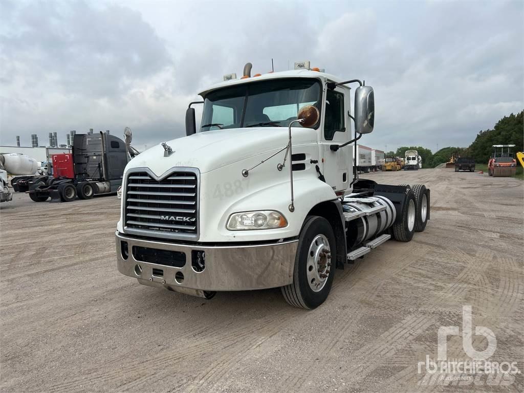 Mack CXU613 Conventional Trucks / Tractor Trucks
