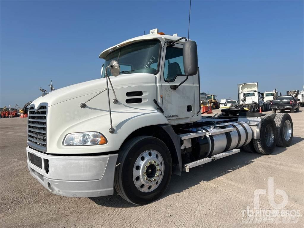 Mack CXU613 Conventional Trucks / Tractor Trucks