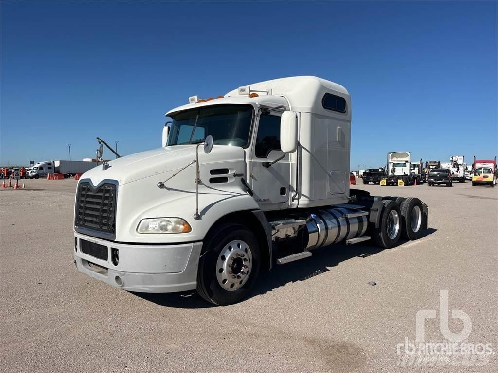 Mack CXU613 Conventional Trucks / Tractor Trucks