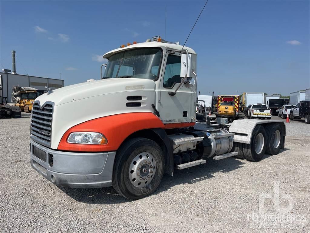Mack CXU613 Conventional Trucks / Tractor Trucks
