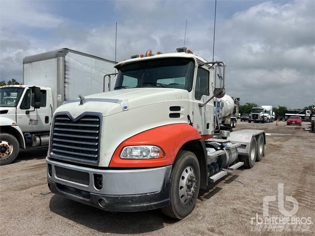 Mack CXU613 Conventional Trucks / Tractor Trucks
