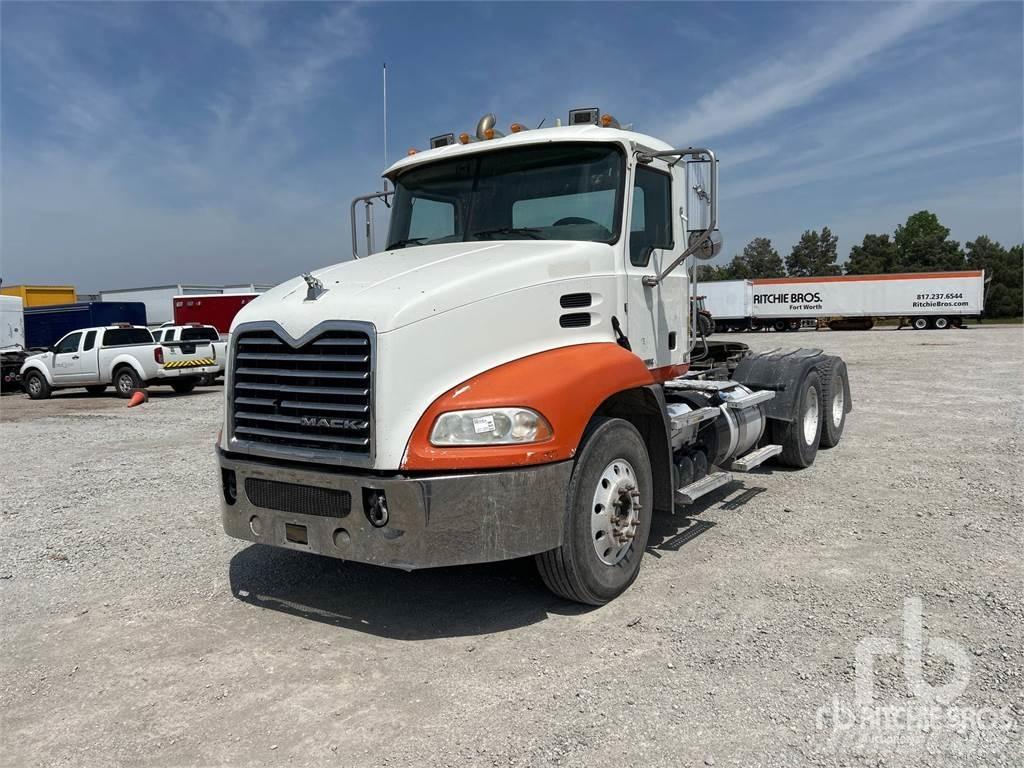 Mack CXU613 Conventional Trucks / Tractor Trucks