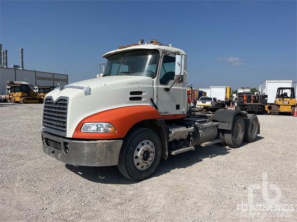 Mack CXU613 Conventional Trucks / Tractor Trucks